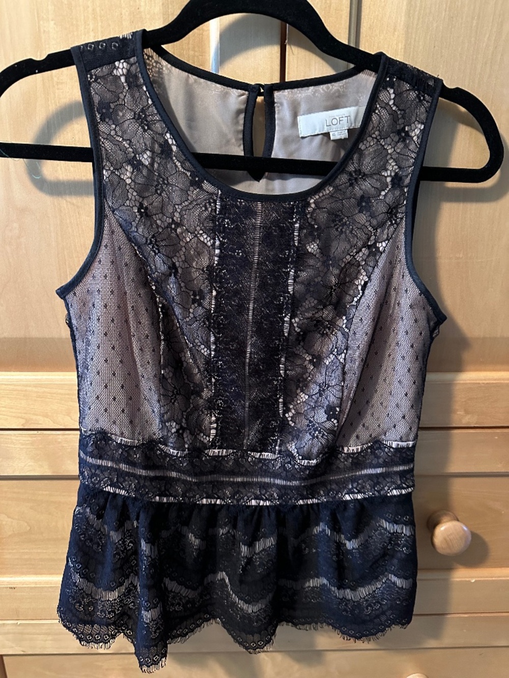 LOFT Sleeveless Lace Peplum Top - XS